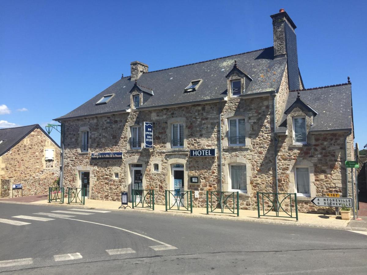 Auberge Vallee De La Douve L'Etang-Bertrand Exterior foto